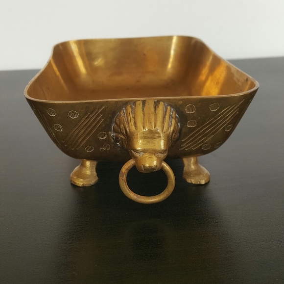 Brass Planter Pot with Lion Head Handles - Picture 5 of 6